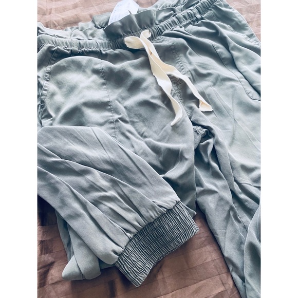 Cargo Style Pants! - Picture 2 of 4